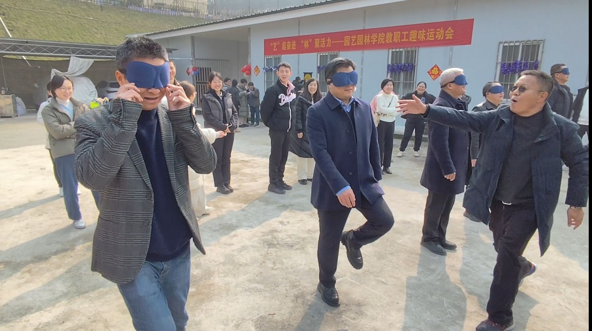 365英国上市集团