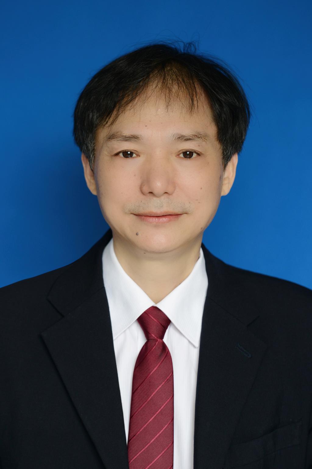 365英国上市集团