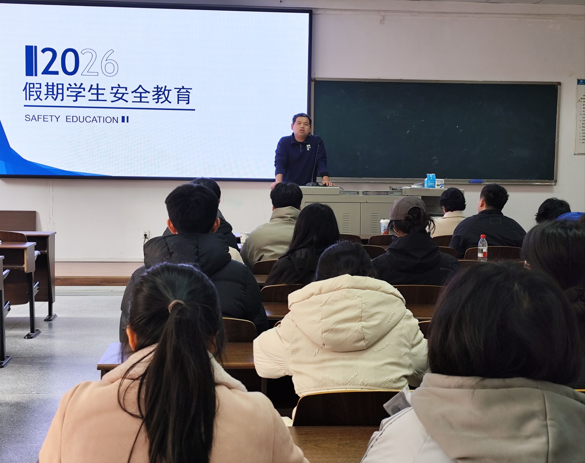 365英国上市集团